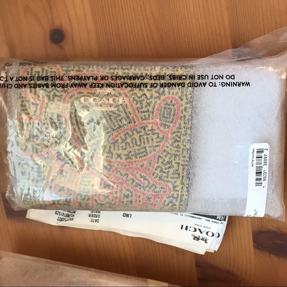 Coach Disney Mickey Mouse X Keith Haring Snap Wallet - Picture 9 of 11